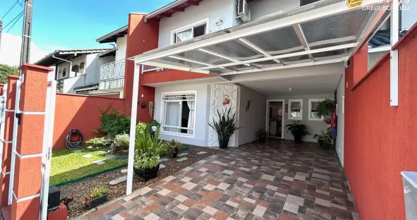 Sobrado com 2 quartos, Santo Antônio, Joinville - R$ 690 mil, Cod: 300