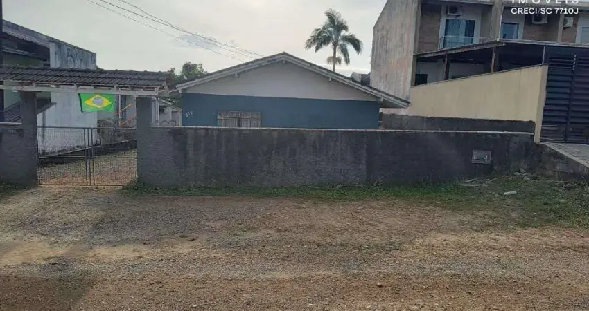 Casa com 3 quartos, Petrópolis, Joinville - R$ 280 mil, Cod: 195