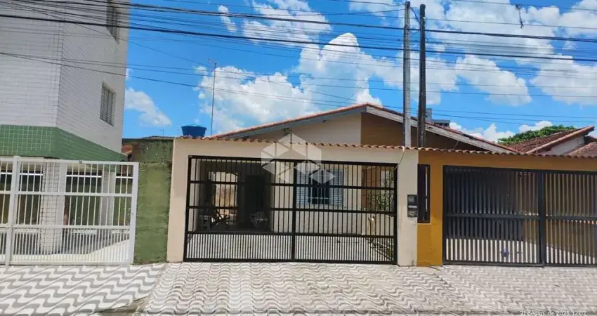 Casa com 2 quartos à venda na Casimiro de Abreu, 41, Solemar, Praia Grande