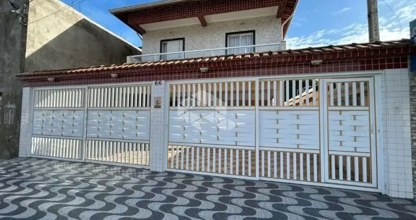 OPORTUNIDADE!!!  CASA DE CONDOMINIO, 02 DORMS., 52,36M² ÁREA ÚTIL, 01 VAGA DE GARAGEM. ESMERALDA, PRAIA GRANDE SP.