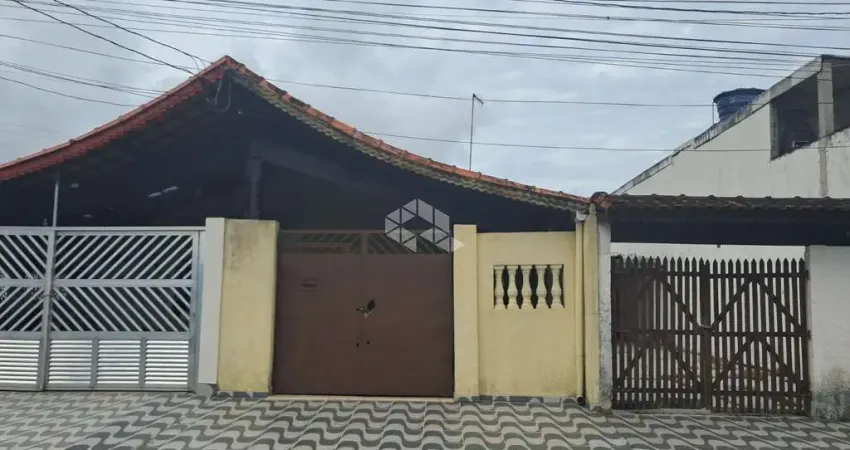 Casa terrea, com 02 vagas, 02 quartos, zona 02, no maracanã, praia grande/são paulo
