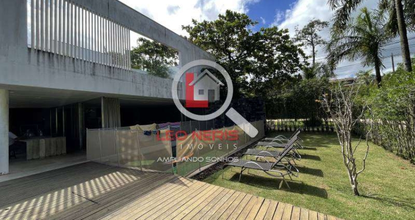 Luxuosa Casa em Condomínio - 6 Suítes com Vista para o Mar na Praia da Baleia, SP