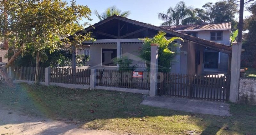 Sobrado com 7 Quartos, próximo ao mar!