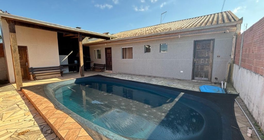 Casa para alugar na Avenida Paranaguá, 8400, Costa Azul, Matinhos