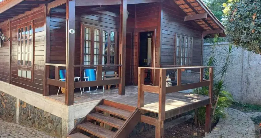 Casa em Santa Quiteria  -  Curitiba