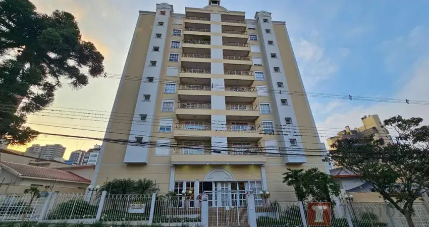 Apartamento à Venda no Bigorrilho, Curitiba: 1 Suíte e 3 Banheiros