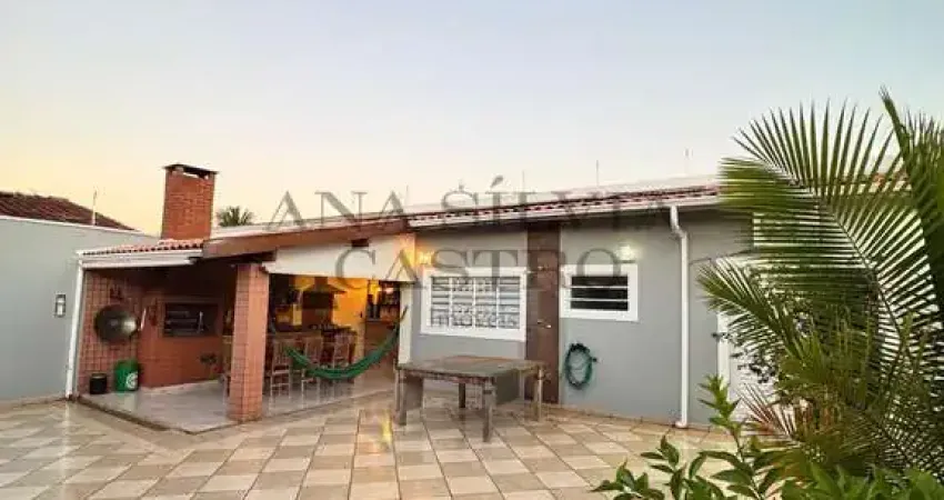 Casa em Parque Santa Cândida, Araras/SP