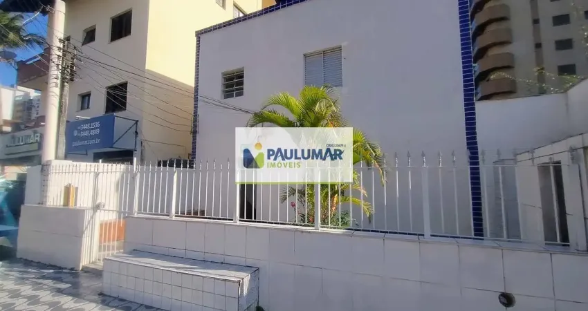 Kitnet no centro de mongaguá, pé na areia excelente localização