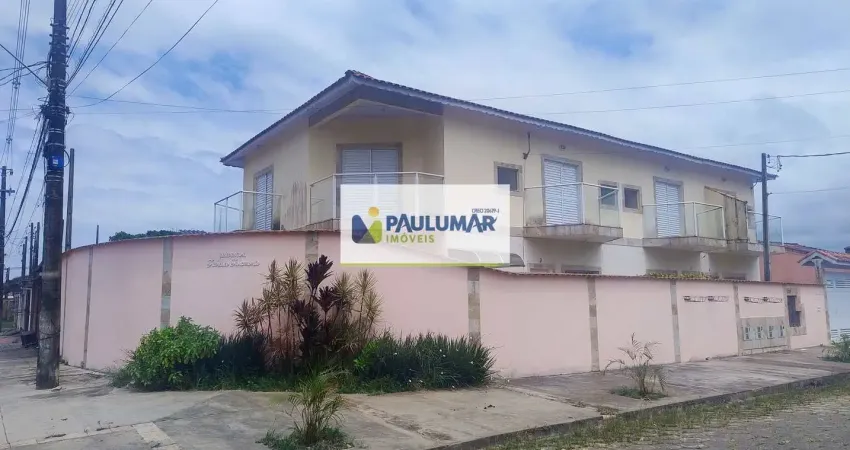 Sobrado com piscina em condomínio fechado, em mongaguá excelente localização