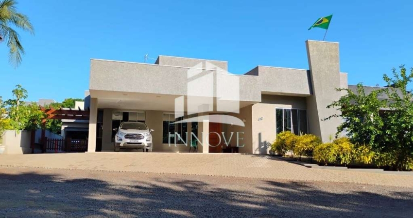 Casa a Venda no Condominio Costa Azul – frente ao rio