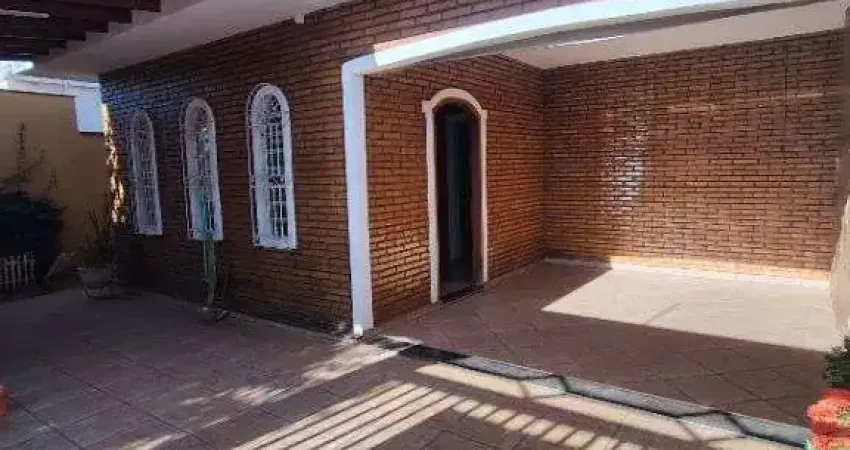 Casa com 3 quartos para alugar no Pinheiros, Araçatuba 