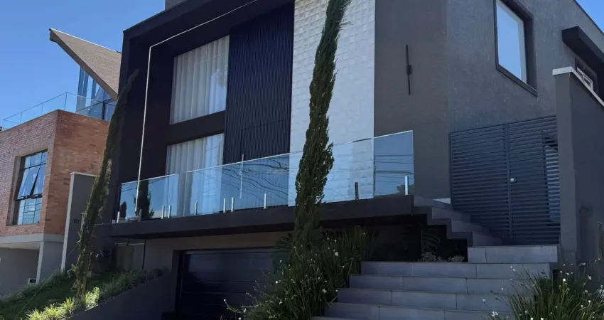 Casa espetacular em condomínio de alto padrão 100% mobiliada !