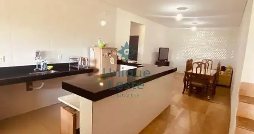 Casa com 3 quartos à venda na Rua José Flausino, Jardim Vitória, Belo Horizonte
