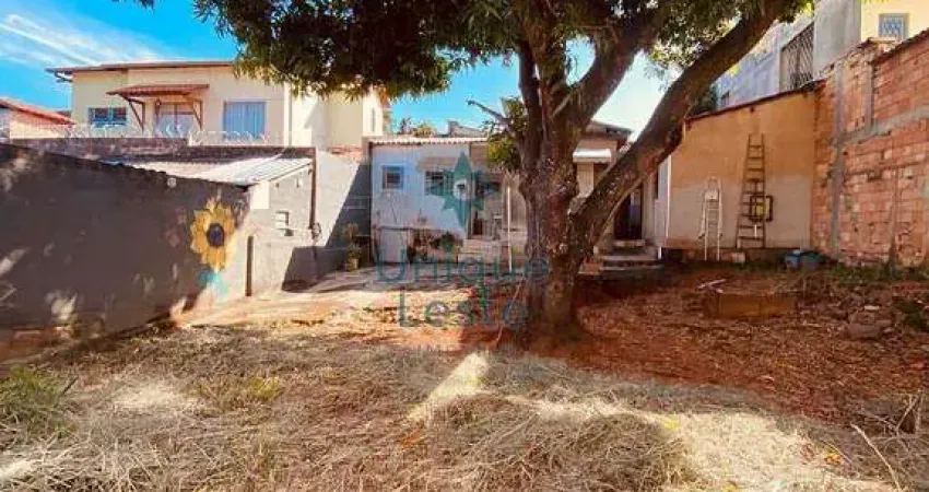 Casa com 4 quartos à venda na Rua Pitangui, Pompéia, Belo Horizonte