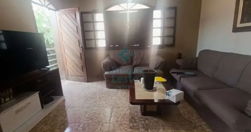 Casa com 3 quartos à venda na Rua Coronel Joaquim Tibúrcio, Heliópolis, Belo Horizonte