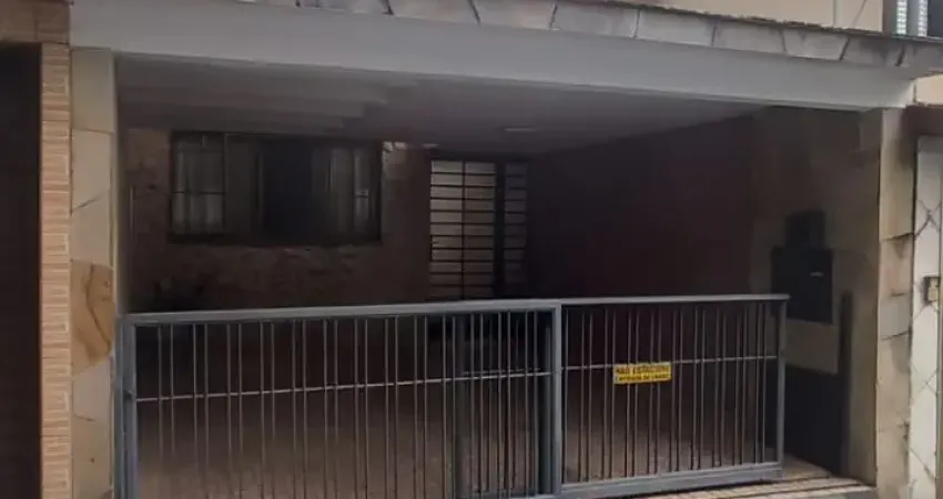 Sobrado com 02 dormitórios, Edícula e garagem - Saúde - Metrô