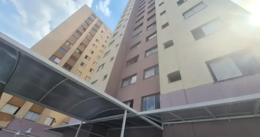 Apartamento reformado de 55 m², que conta com 2 dormitórios, 1 banheiro e móveis planejados, além de 1 vaga de garagem.