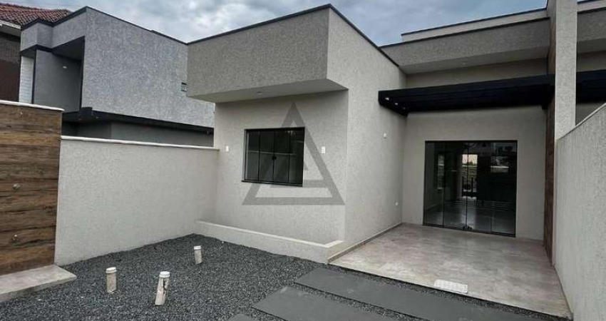 CASA COM PISCINA - 550 METROS DO MAR