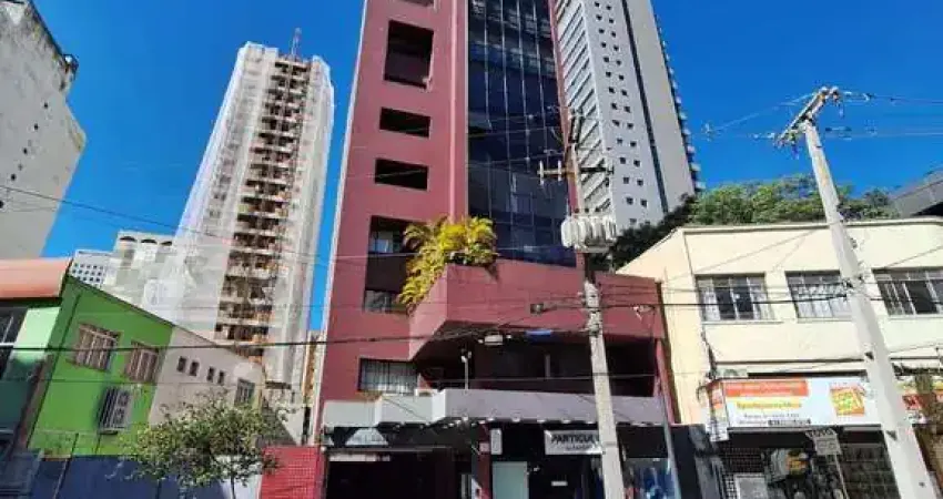 Conjunto comercial para vender no Centro de Curitiba, sala com 38 metros privativos, 6 andar, local