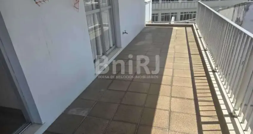 Varandão Prédio com Infraestrutura e duas Vagas de Garagem