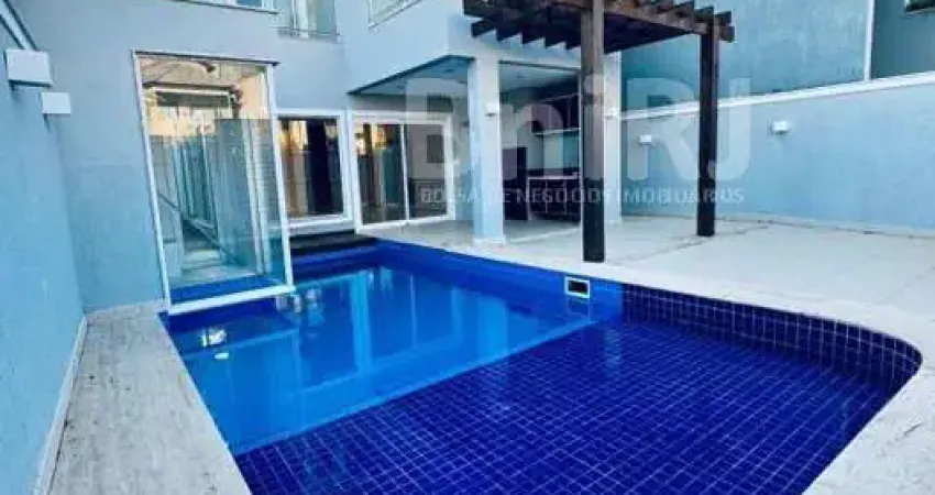Casa de Luxo 4 suítes em condomínio com clube completo