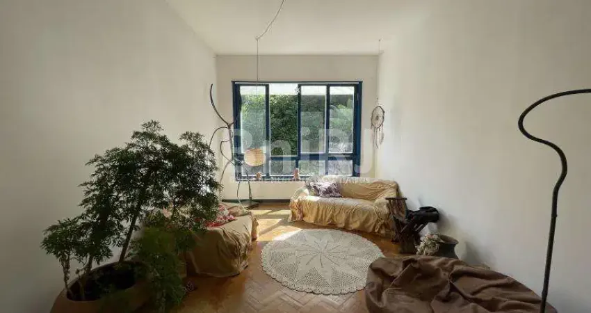 Excelente apartamento, de 78m2, à venda, na Rua Visconde da Graça, no Jardim Botânico