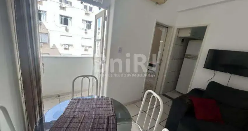VENDO OU ALUGO  NO POSTO 5 COM VAGA,  VARANDINHA APARTAMENTO DE SALA E QUARTO, COPACABANA-RIO DE JANEIRO RJ