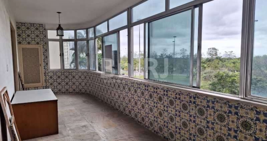 EXCELENTE APARTAMENTO À VENDA NA PRAIA DO FLAMENGO