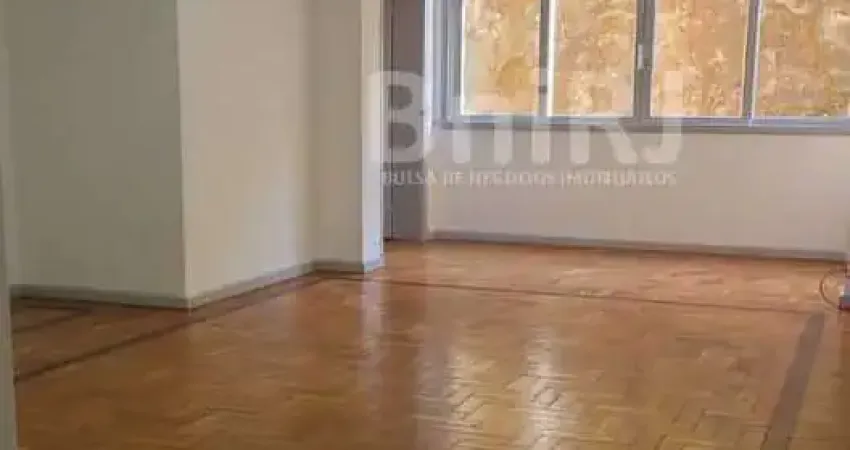 APARTAMENTO NO CENTRO HISTÓRICO DE PETRÓPOLIS - COM 03 QUARTOS , SENDO 01 SUÍTE - SEM VAGA.