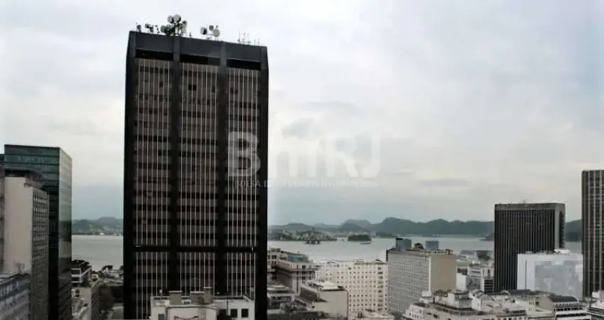 VENDO EXCELENTE APARTAMENTO DE 2 QUARTOS COM VISTA PANORAMICA NO CENTRO RIO DE JANEIRO RJ EM PREDIO MISTO