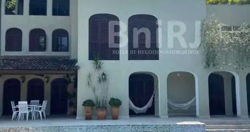 Duas casas duplex ,piscina Alto Gavea (Condominio Escola Americana)