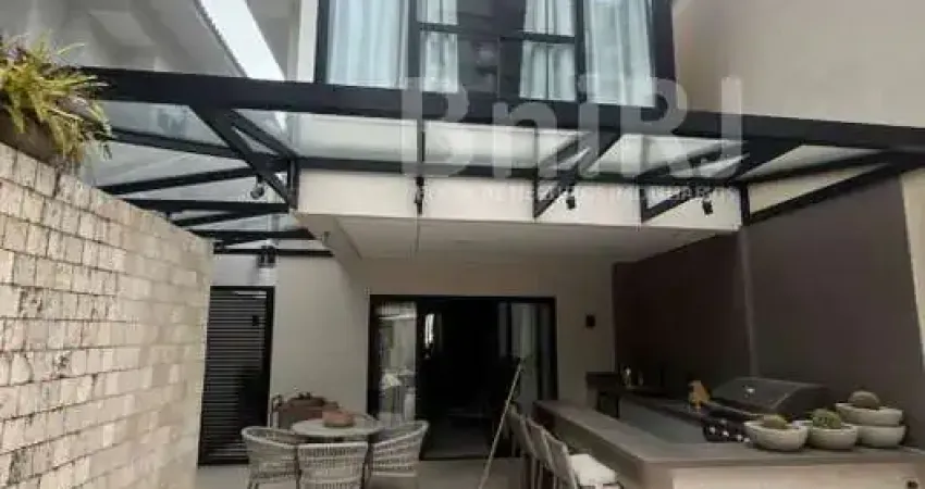 Casa triplex alto luxo Condomínio Rio Mar com porteira fechada