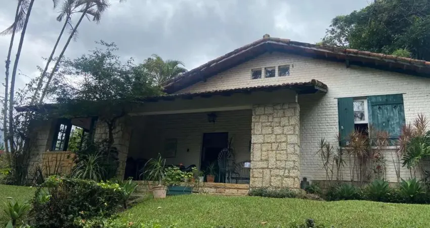 Corrêas - 2.000m² de terreno; 150m² área construída