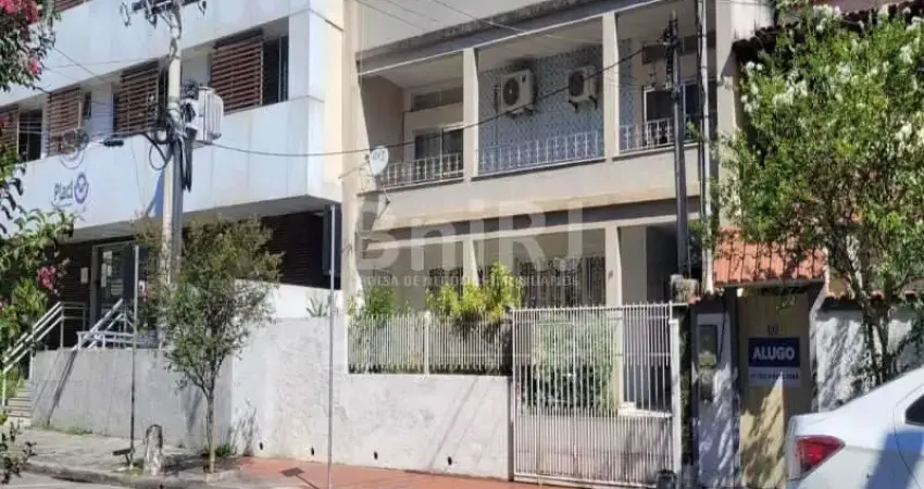 OPORTUNIDADE - CASA PADRÃO 2 PAVIMENTOS COM PISCINA  E EDÍCULA DUPLEX
