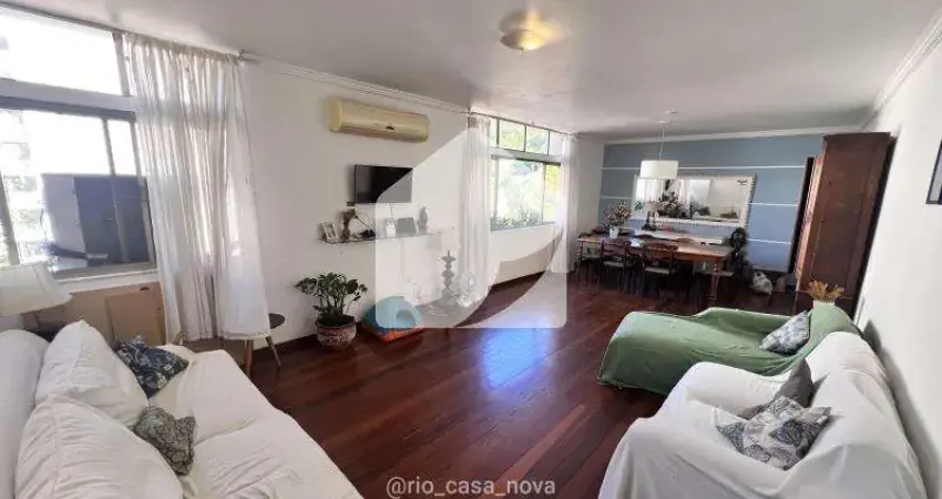 Laranjeiras: espaço, luz natural e excelente localização!