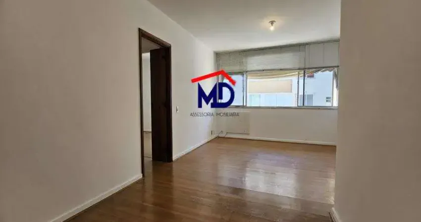 Leblon, 3 quartos (atual 2 qtos) reformado, 1 vaga, portaria 24 horas  , muito claro e ventilado