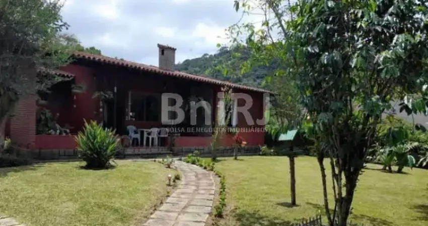 CHARMOSA CASA DE CAMPO LINEAR EM ALBUQUERQUE TERESÓPOLIS RJ
