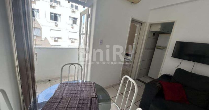 VENDO OU ALUGO  NO POSTO 5 COM VAGA,  VARANDINHA APARTAMENTO DE SALA E QUARTO, COPACABANA-RIO DE JANEIRO RJ