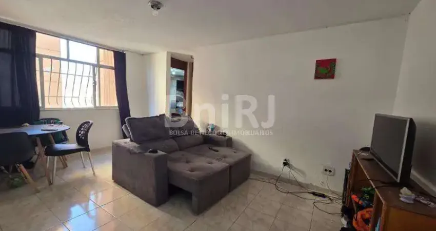 Excelente 2  quartos e sala amplo e arejado ótima localização