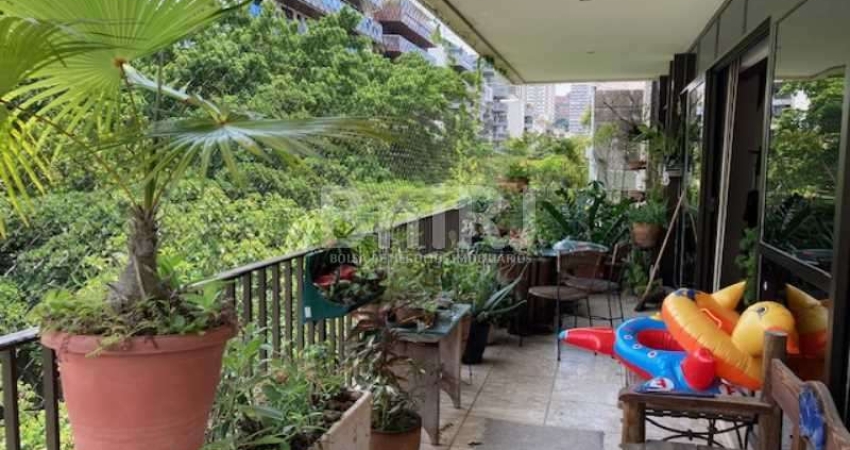 Lindo e amplo apartamento em Ipanema, de 250m2, com 3 quartos, sendo 2 suítes