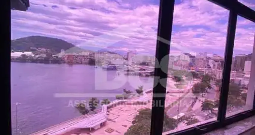 Sala Comercial à Venda no Centro de Niterói. Vista Livre e Localização Privilegiada!