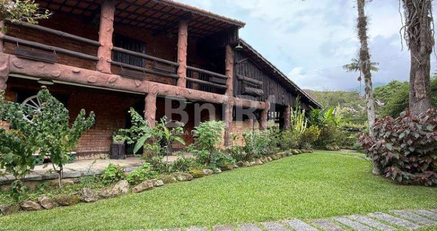 Casa à Venda no Cônego - Nova Friburgo/RJ  -  Terreno 100% Plano (1.280 m²)