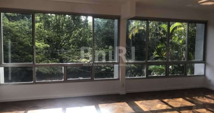 Visconde de Albuquerque, trecho nobre  Apartamento reformado,modernizado ,clean