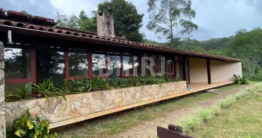 Propriedade de alto padrão no Alto das Braunes - Oportunidade única em Nova Friburgo!