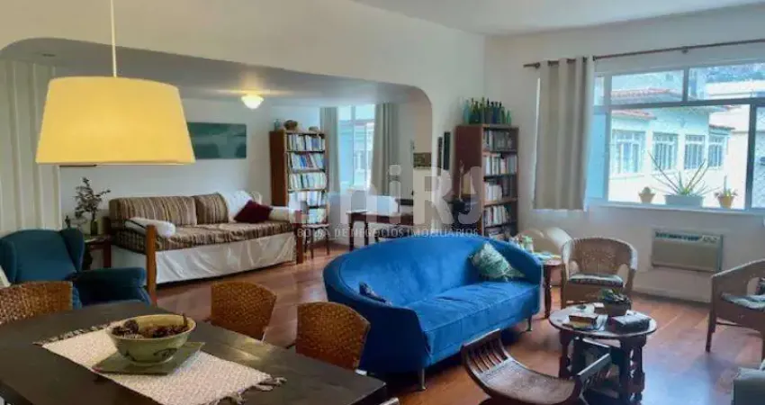 Apartamento, de 110m2, 2 quartos, em andar alto, com vista panorâmica, à venda na Gávea