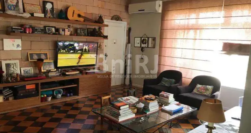 Amplo apartamento 3 quartos  à venda na parte baixa da Gávea ? Localização privilegiada!