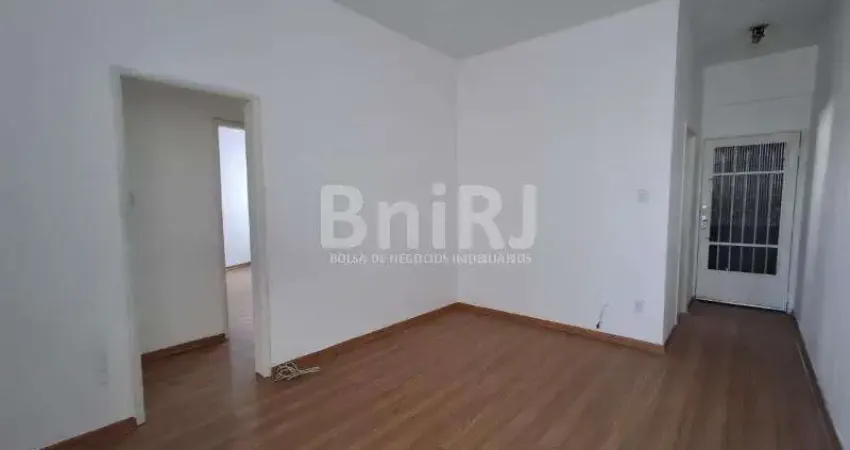 Vendo ótimo imóvel em predio com currasqueira, muito claro, silencioso, ventilado, andar medio, 2 quartos na tijuca, rio de janeiro rj