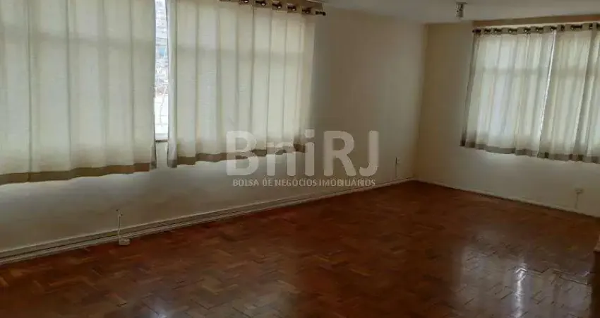 Apartamento de 3 quartos com 113 m2 amplo e arejado com 1 vaga de garagem