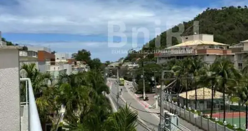 Cobertura duplex no condomínio giardino de capri- itacoatiara, niterói