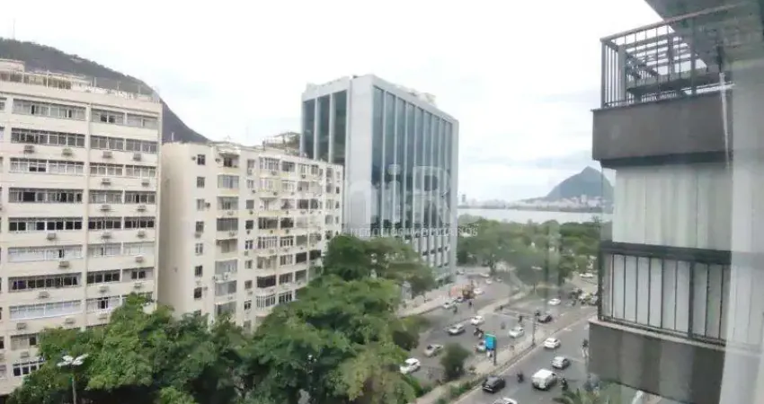 Amplo apartamento com 2 ótimos quartos, sendo 1 suíte  e 1 vaga de garagem